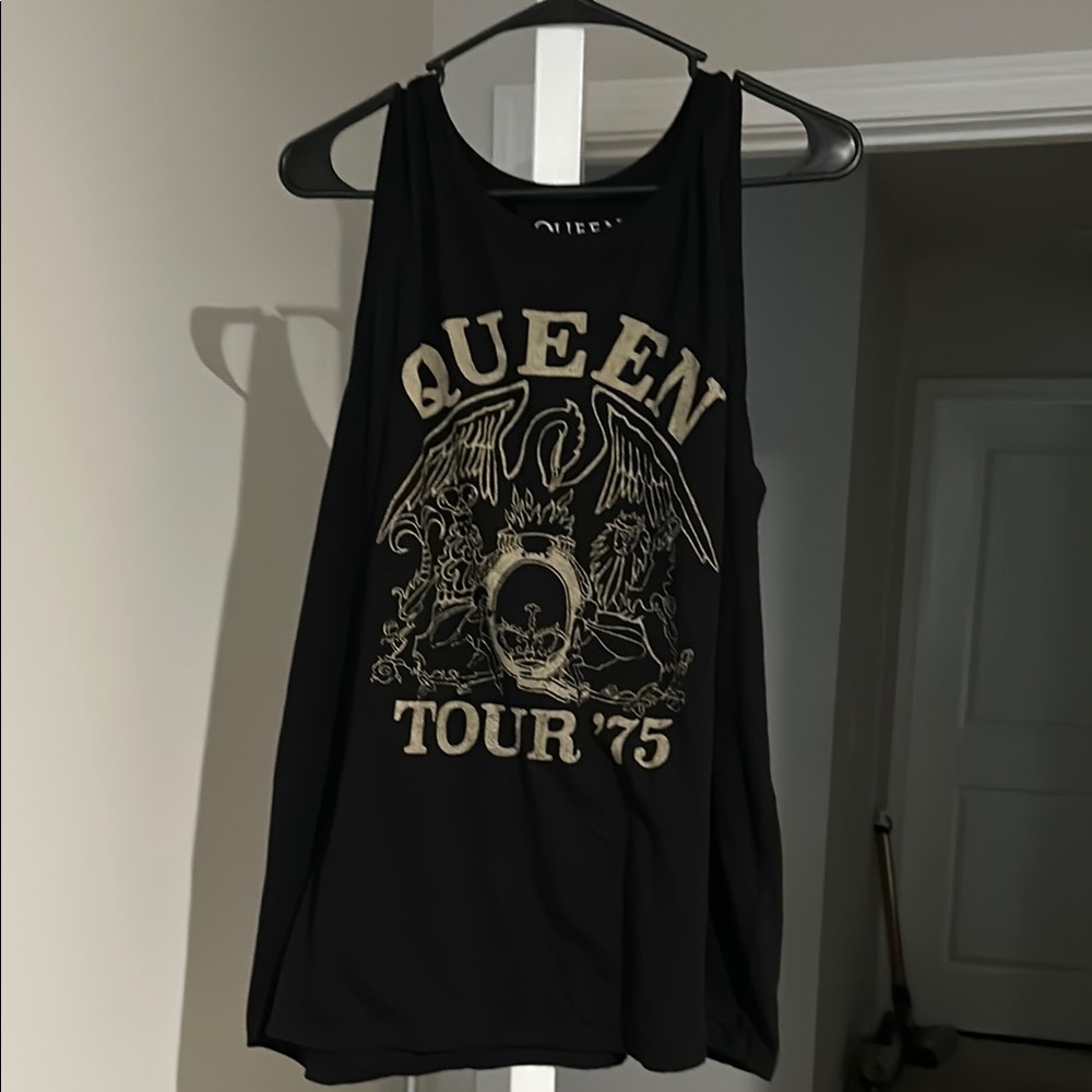 Torrid Black Queen Graphic Muscle Tee Sleeveless